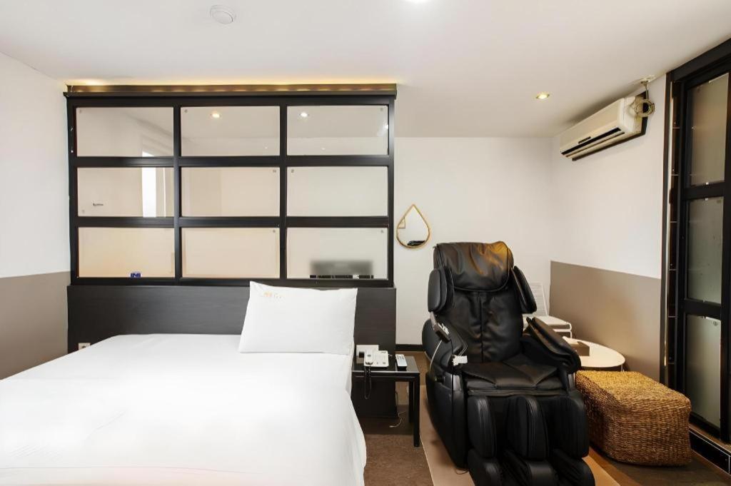M7 Business Hotel Chilgok Dış mekan fotoğraf