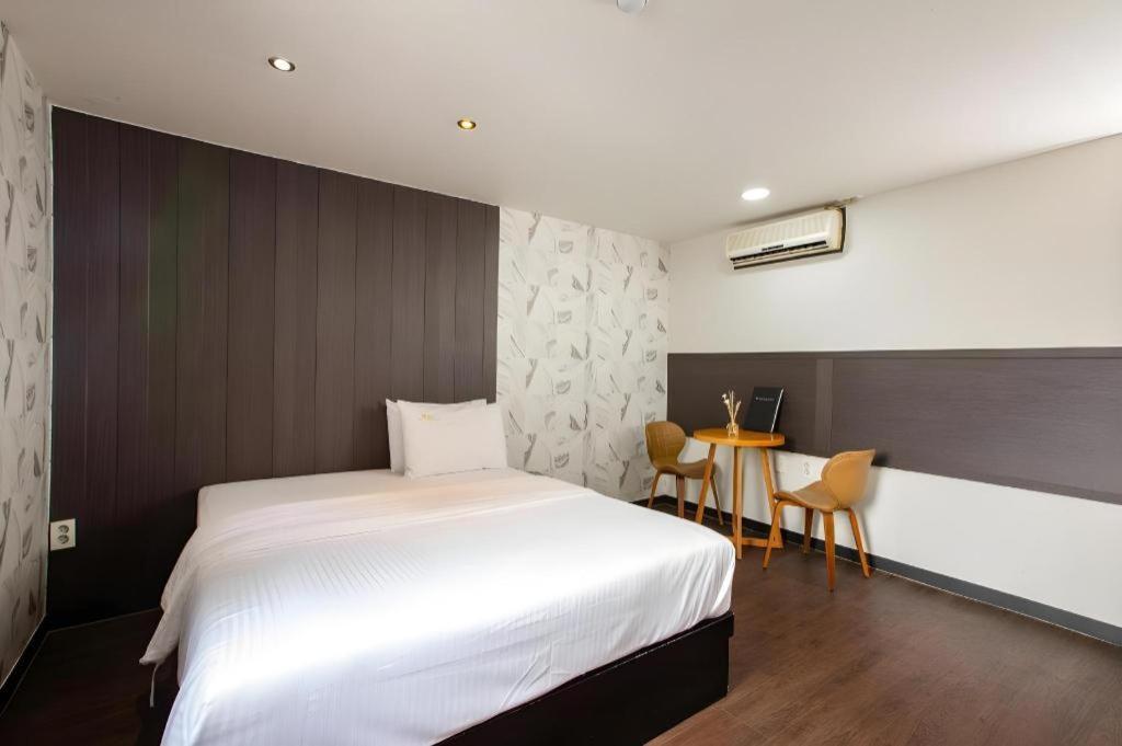 M7 Business Hotel Chilgok Dış mekan fotoğraf