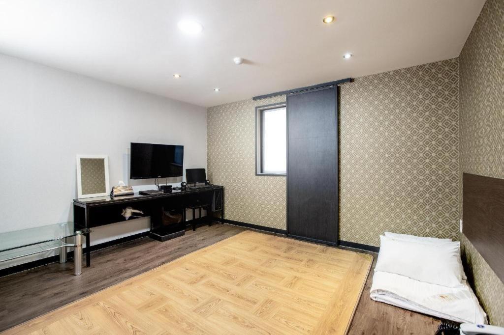 M7 Business Hotel Chilgok Dış mekan fotoğraf