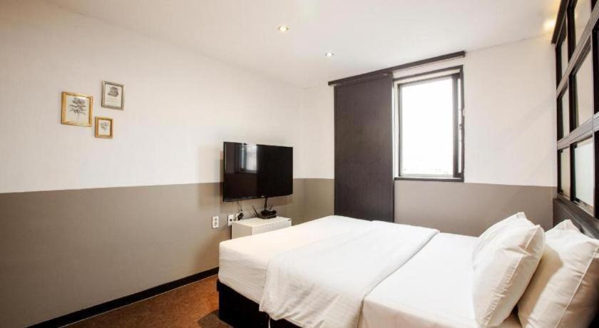 M7 Business Hotel Chilgok Dış mekan fotoğraf