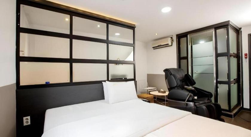 M7 Business Hotel Chilgok Dış mekan fotoğraf