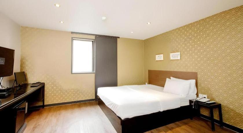 M7 Business Hotel Chilgok Dış mekan fotoğraf