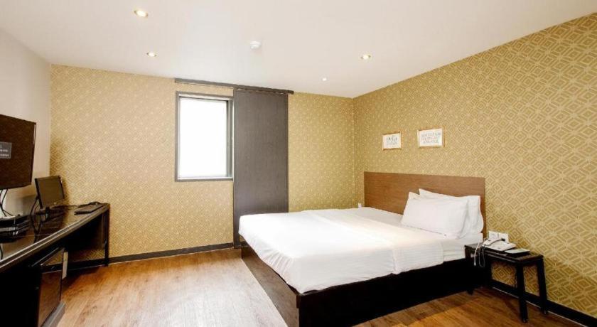 M7 Business Hotel Chilgok Dış mekan fotoğraf